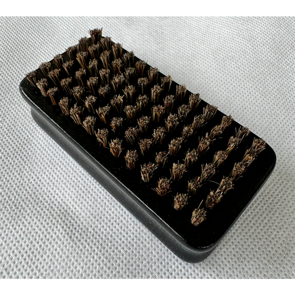 Käsiharja - pieni luonnonjouhi