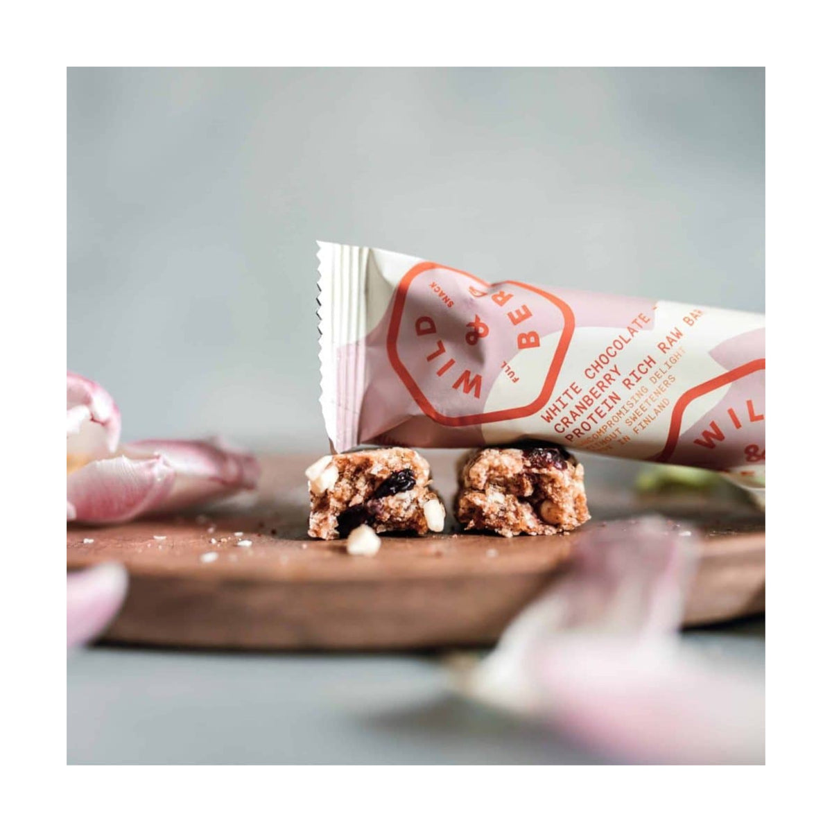 Wild & Berg Valkosuklaa-Karpalo – Proteiinipitoinen täysvälipala (40 g)